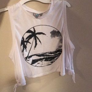 Cropped muscle tee